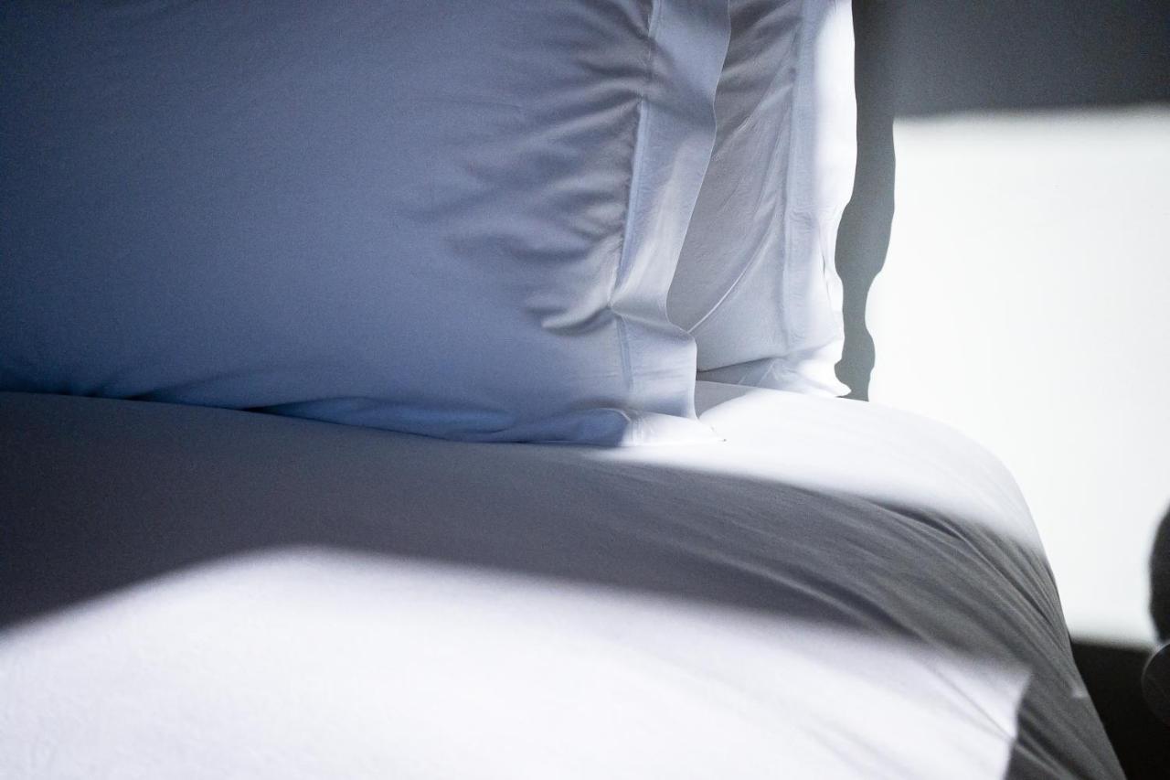 Hotel A House In Estoril - Adults Only Extérieur photo A bed
